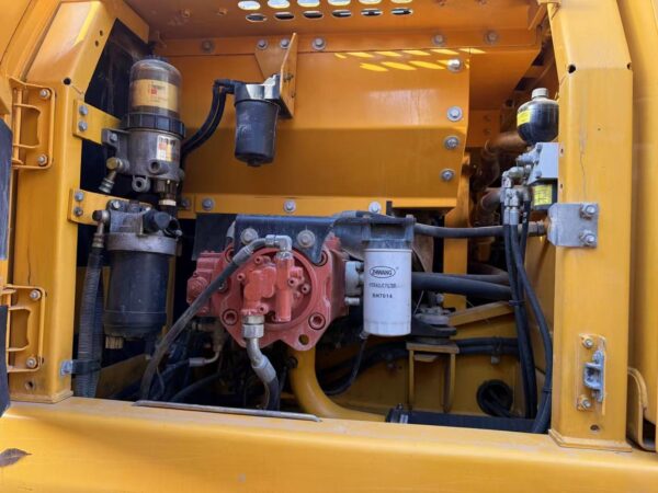 2020 LiuGong 926E Hydraulic Crawler Excavator – 26 Ton - Image 3