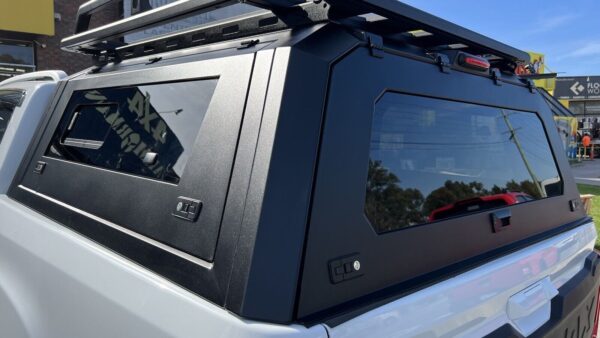 Aluminum Tub Canopy – Heavy-Duty, Weather-Resistant Ute Canopy for Nissan Navara NP300 (2015-2024) - Image 3