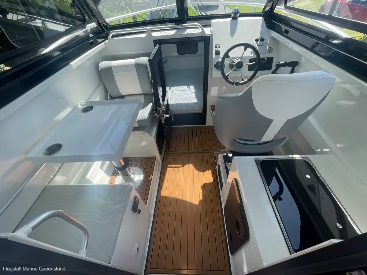 High-Performance 7.5m Aluminium Fishing Boat - Image 6