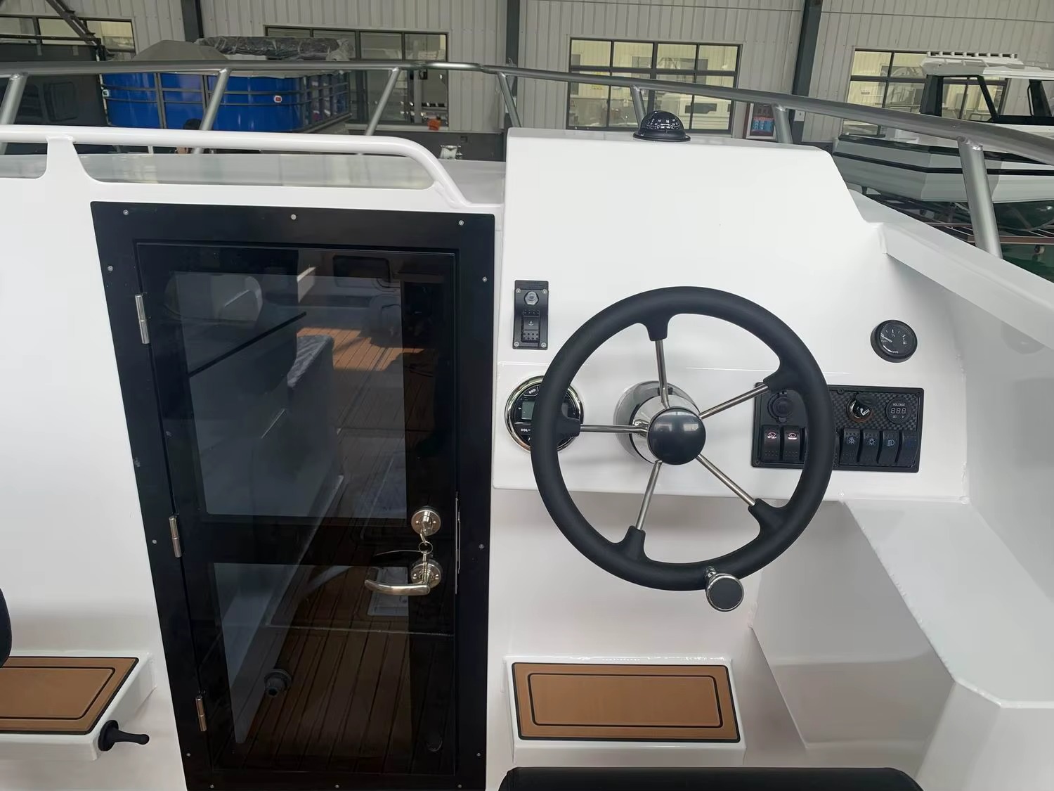 High-Performance 7.5m Aluminium Fishing Boat - Image 13