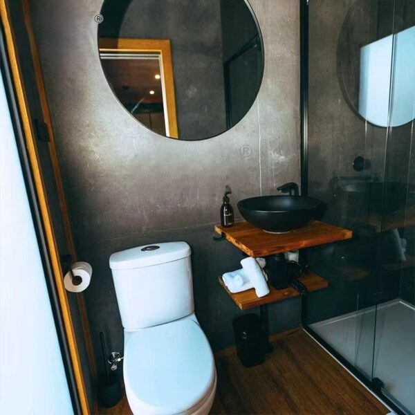 40ft Prefabricated Shipping Container Houses - Image 2