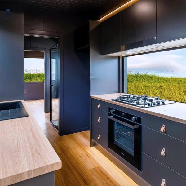 40ft Prefabricated Shipping Container Houses - Image 3